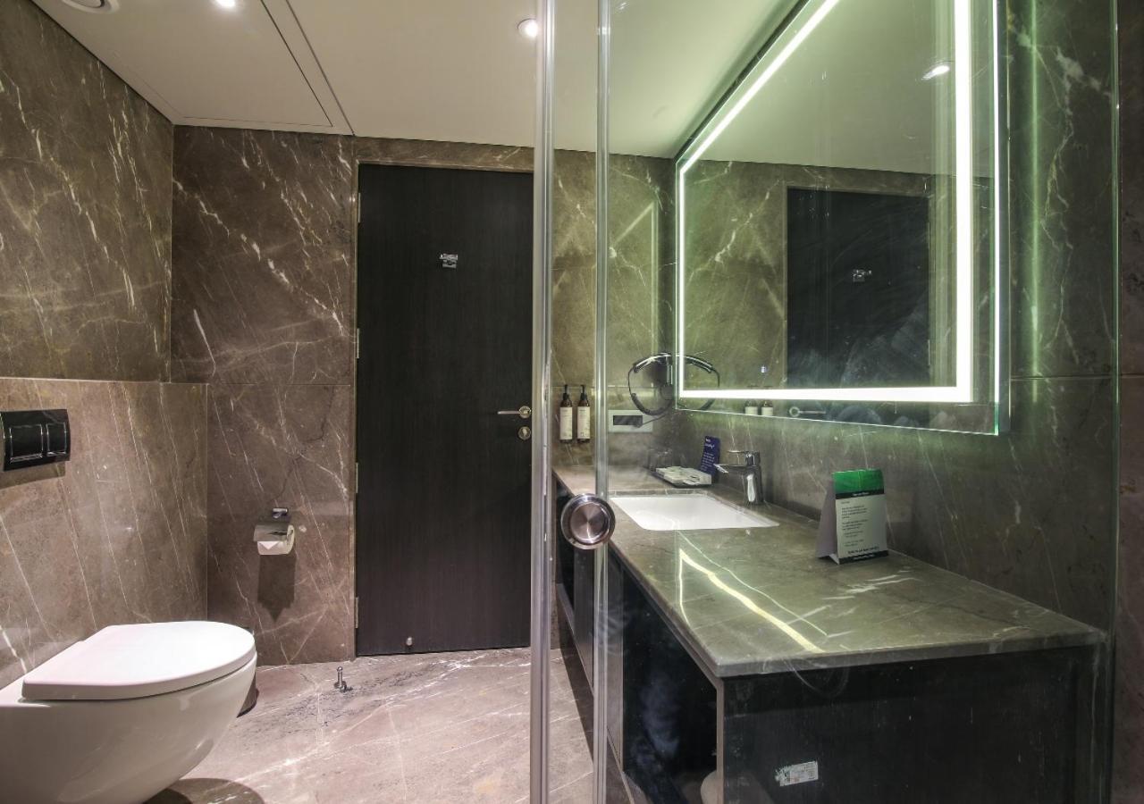 Essentia Premier Hotel Pune Wakad Pimpri-Chinchwad Exteriör bild