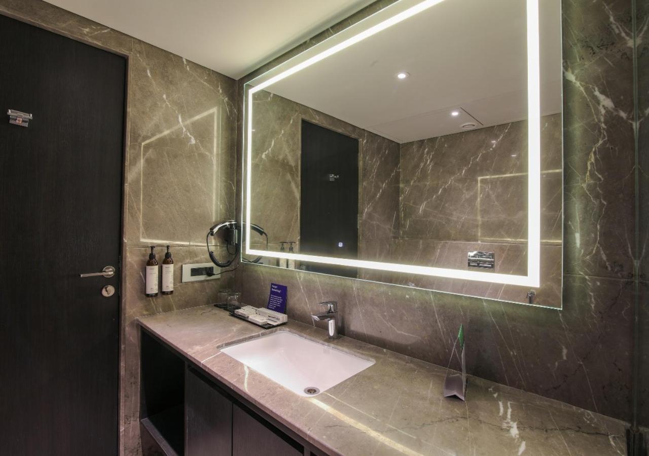 Essentia Premier Hotel Pune Wakad Pimpri-Chinchwad Exteriör bild
